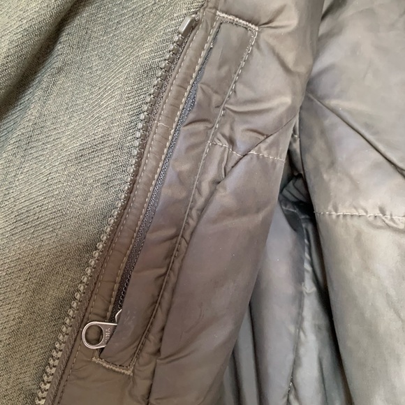 Olive green North Face women’s jacket - dry-cleaned - Picture 6 of 9